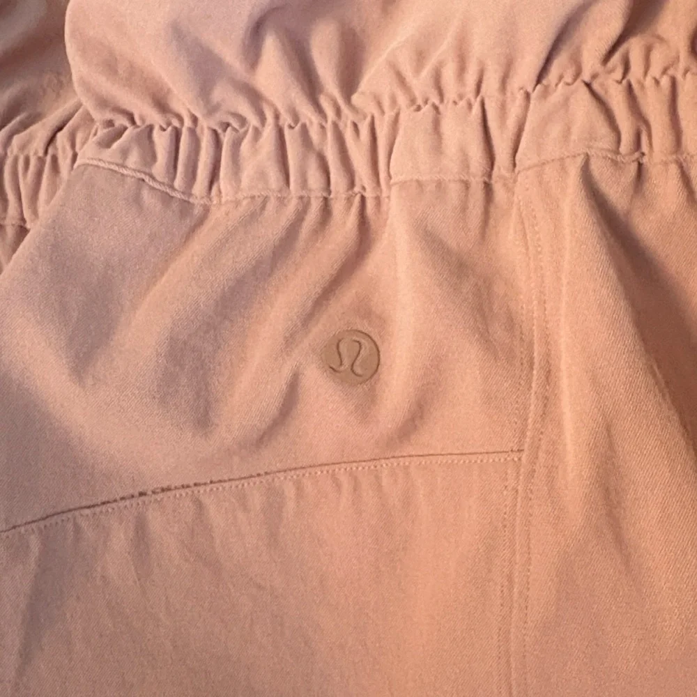 Like New Lululemon Trip Taker Paperbag Skirt Tan Size 8